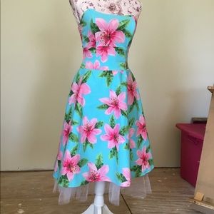 Strapless Full Skirt Dance or Party Dress